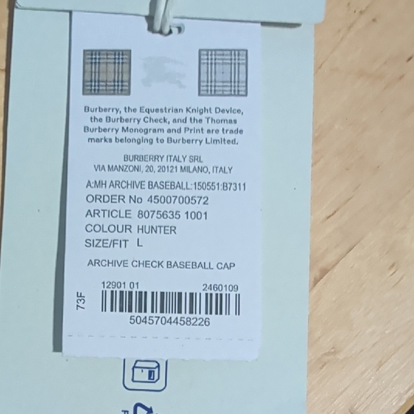 Burberry Ballcap NWT - Picture 10 of 11